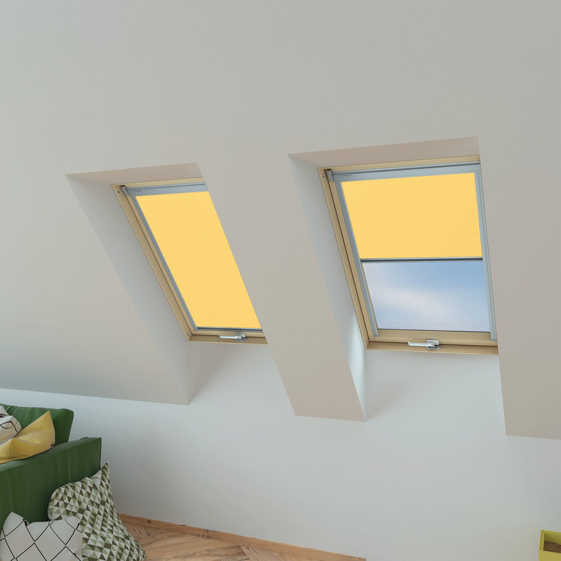 Roleta wewnętrzna do okna dachowego Fakro ARP Z-W/243 114x140 rozpraszająca elektryczna