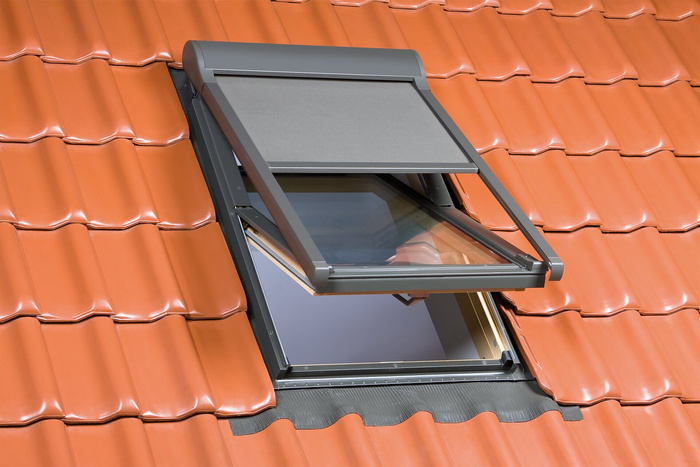 Markiza zewnętrzna do okna dachowego Fakro AMZ EL.230 090 RAL 9005 114x60 elektryczna