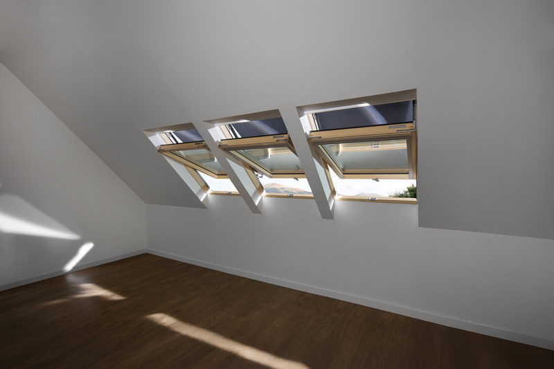 Markiza FAKRO AMZ KOMFORT/092 RAL 9005 134x78