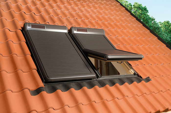 Roleta zewnętrzna do okna dachowego Fakro ARZ SOL/102 PP 133x139 solarna