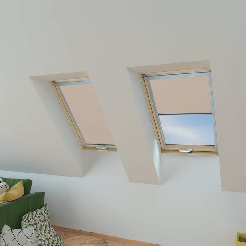 Roleta wewnętrzna do okna dachowego Fakro ARP Z-W/240 55x118 rozpraszająca elektryczna