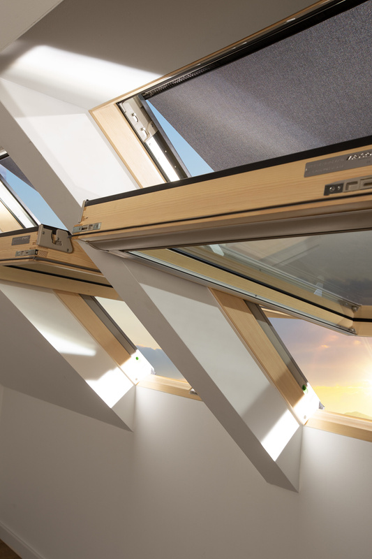 Markiza FAKRO AMZ KOMFORT/089 RAL 7016 114x78