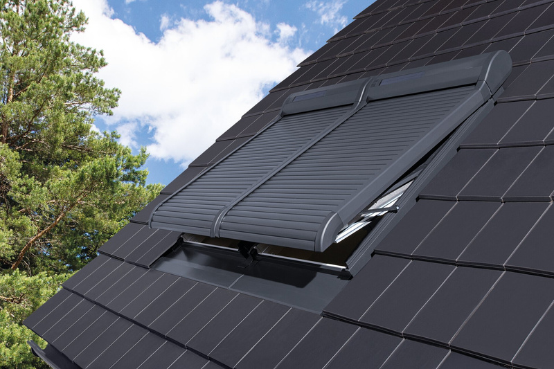 Roleta zewnętrzna do okna dachowego Fakro ARZ Komfort Solar 107 78x98 solarna