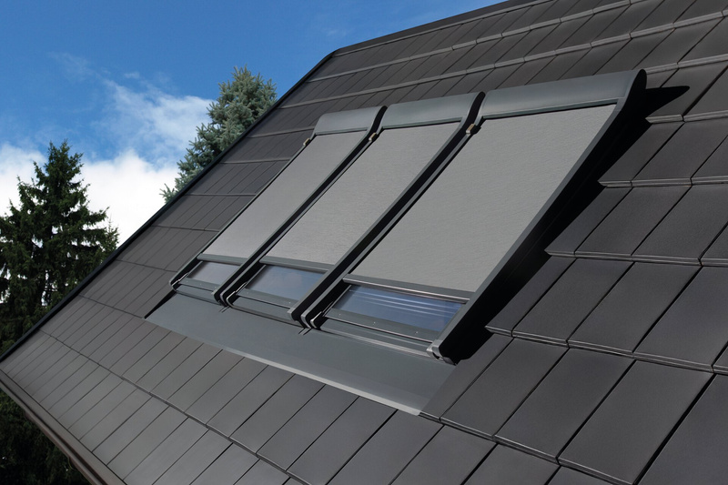 Markiza FAKRO AMZ KOMF E230/090 RAL 9005 114x118