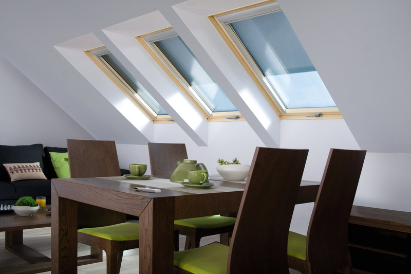 Markiza zewnętrzna do okna dachowego Fakro AMZ EL.230 092 RAL 7016 94x206 elektryczna